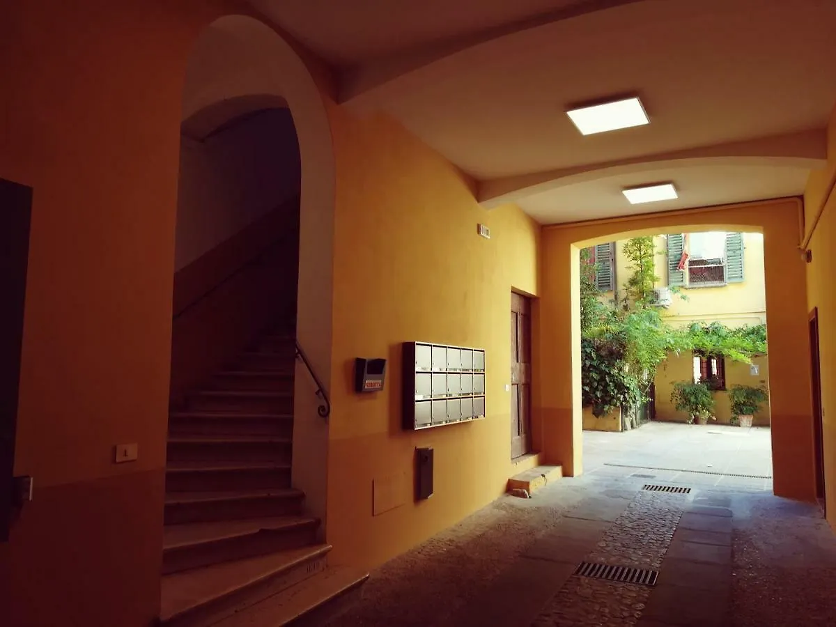 Casa Bertiera Bologna Centroアパートメント 0*,